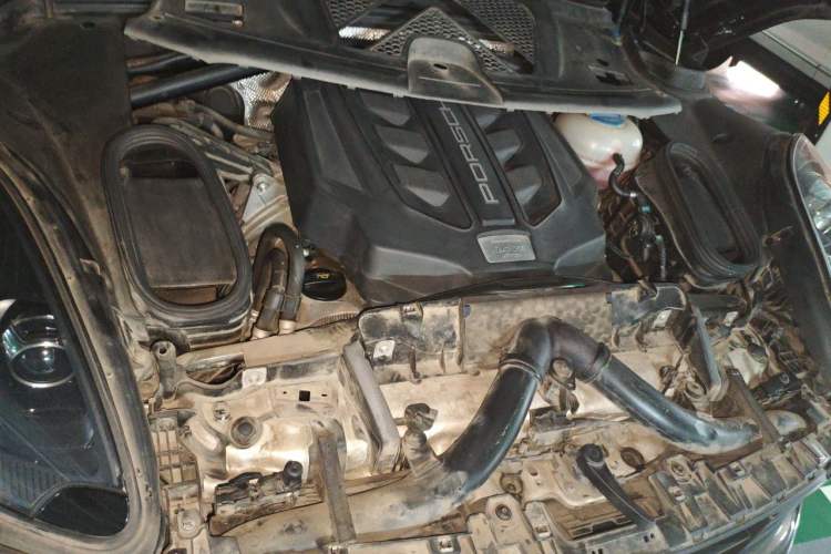 Used Porsche Macan 2017 Macan GTS 3.0T Engine Bay