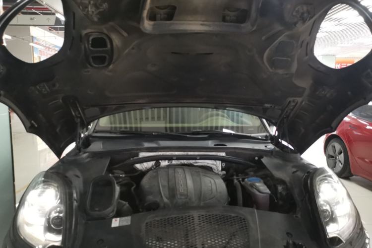 Used Porsche Macan 2017 Macan 2.0T Engine Bay