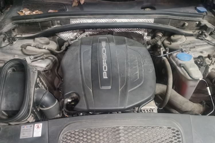 Used Porsche Macan 2017 Macan 2.0T Engine Bay