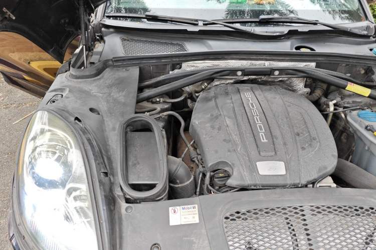 Used Porsche Macan 2017 Macan 2.0T Engine Bay Right