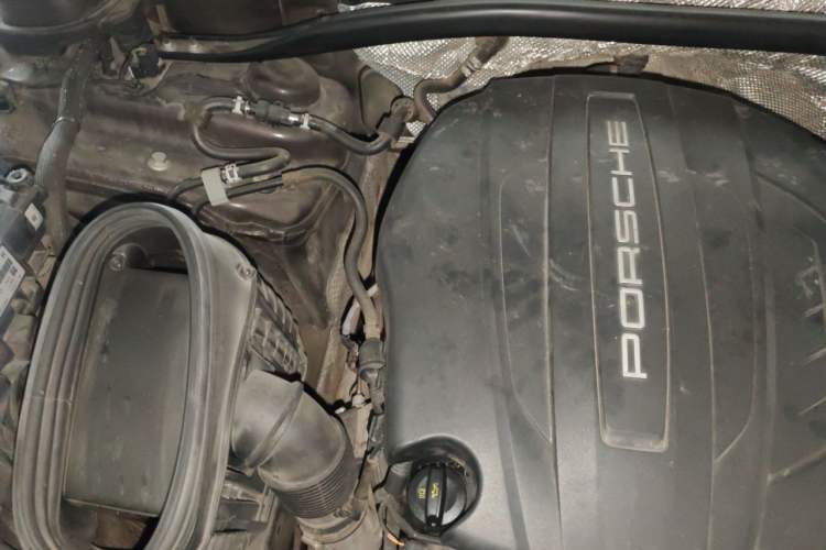Used Porsche Macan 2017 Macan 2.0T Engine Bay Right