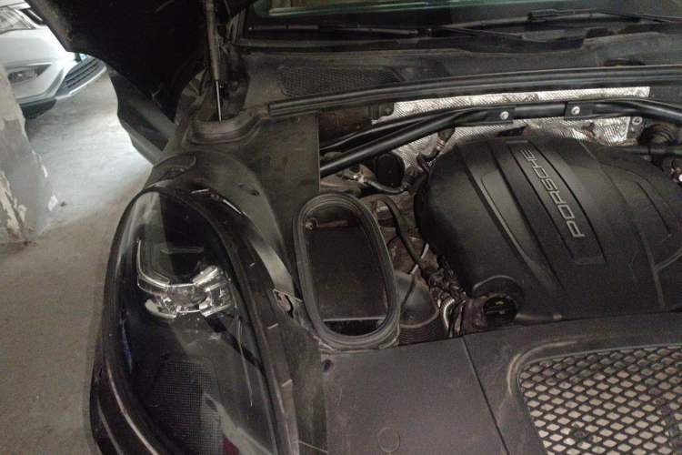 Used Porsche Macan 2017 Macan 2.0T Engine Bay Right