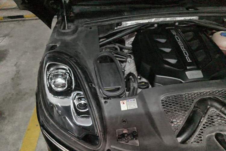 Used Porsche Macan 2017 Macan S 3.0T Engine Bay Right