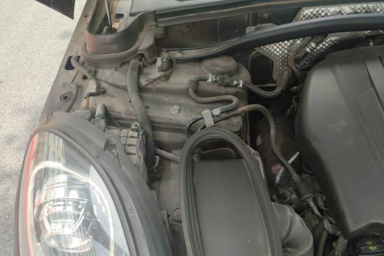 Used Porsche Macan 2017 Macan 2.0T Engine Bay Right