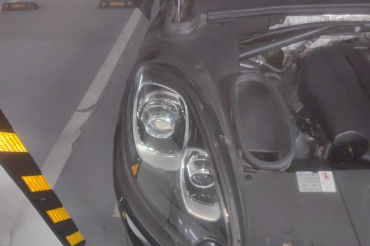 Used Porsche Macan 2017 Macan 2.0T Engine Bay Right