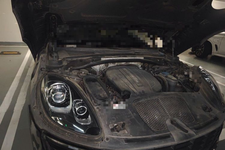 Used Porsche Macan 2017 Macan 2.0T Engine Bay Right