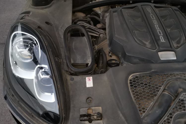 Used Porsche Macan 2017 Macan S 3.0T Engine Bay Right