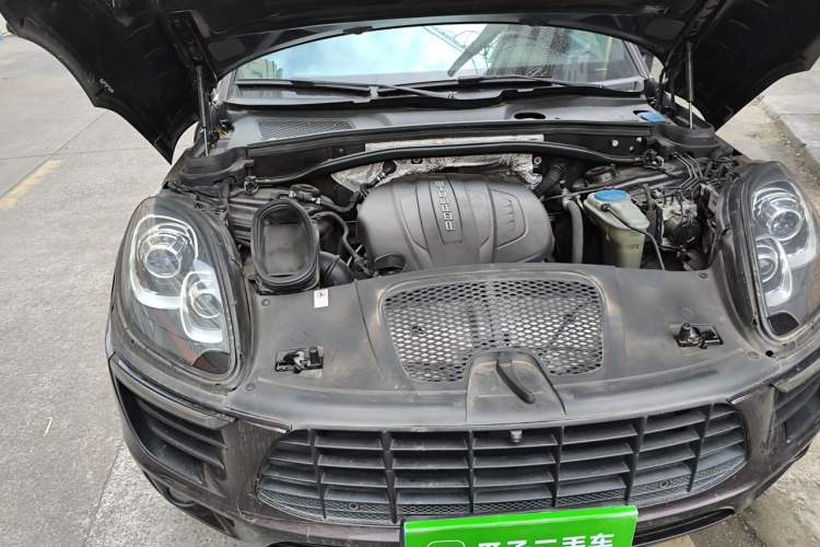 Used Porsche Macan 2017 Macan 2.0T Engine Bay Right