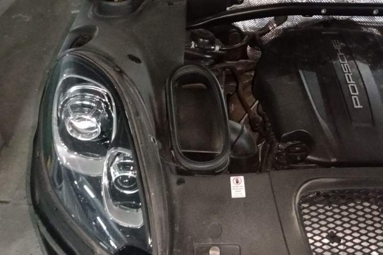 Used Porsche Macan 2017 Macan 2.0T Engine Bay Right