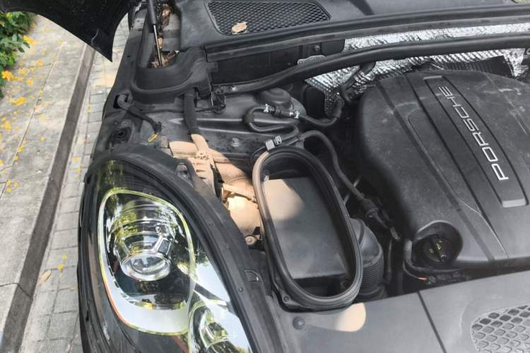 Used Porsche Macan 2017 Macan 2.0T Engine Bay Right