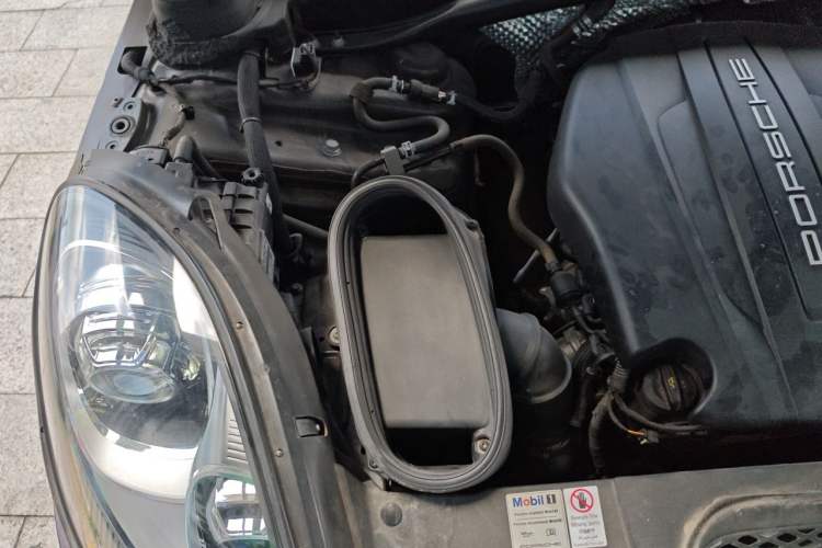 Used Porsche Macan 2017 Macan 2.0T Engine Bay Right