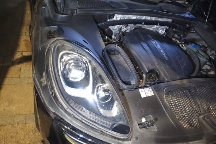Used Porsche Macan 2017 Macan 2.0T Engine Bay Right