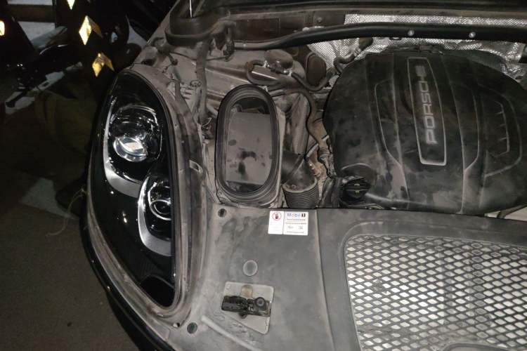 Used Porsche Macan 2017 Macan 2.0T Engine Bay Right