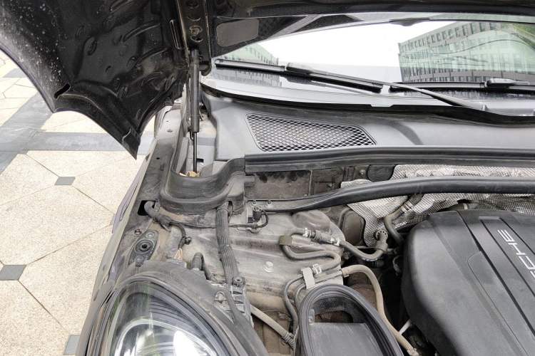 Used Porsche Macan 2017 Macan 2.0T Engine Bay Right