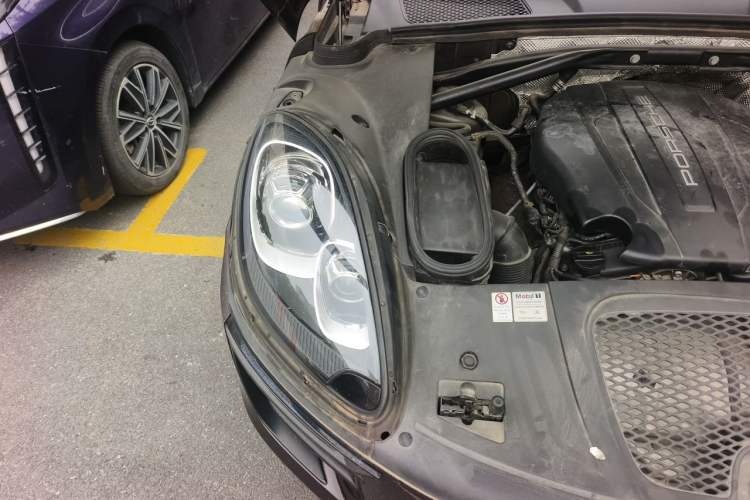 Used Porsche Macan 2017 Macan 2.0T Engine Bay Right