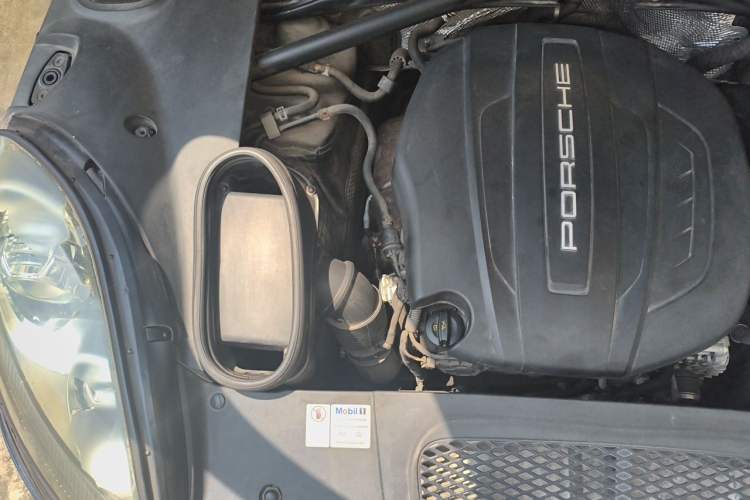 Used Porsche Macan 2017 Macan 2.0T Engine Bay Right
