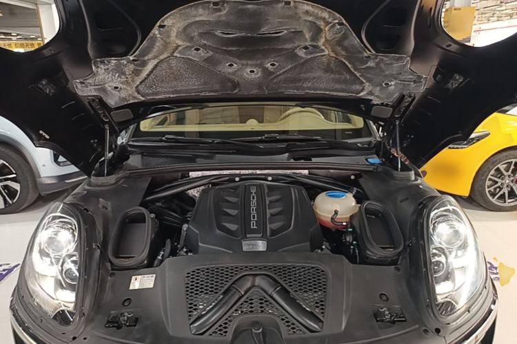 Used Porsche Macan 2017 Macan S 3.0T Engine Bay