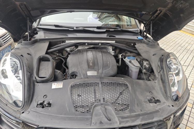 Used Porsche Macan 2017 Macan 2.0T Engine Bay