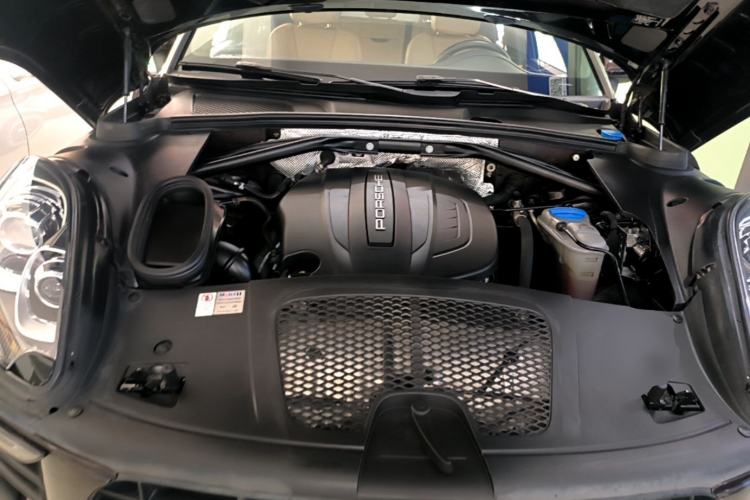 Used Porsche Macan 2017 Macan 2.0T Engine Bay