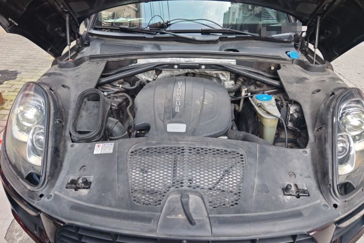 Used Porsche Macan 2017 Macan 2.0T Engine Bay
