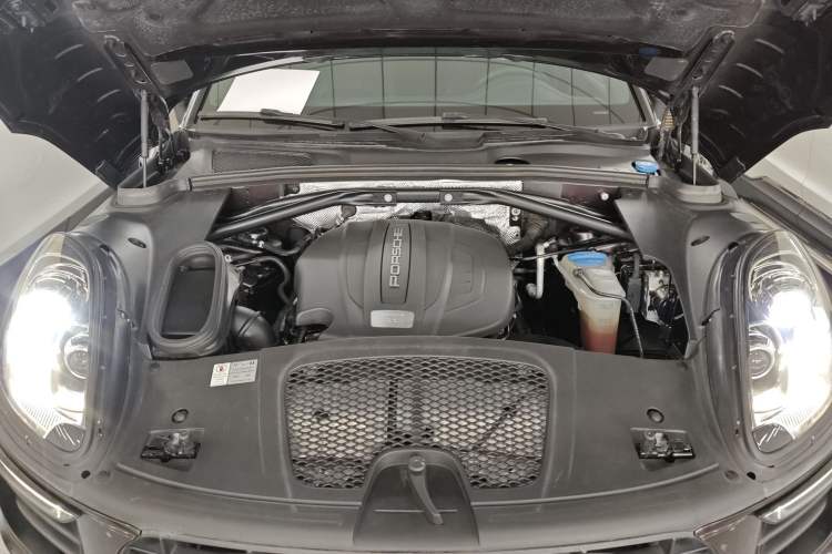 Used Porsche Macan 2017 Macan 2.0T Engine Bay