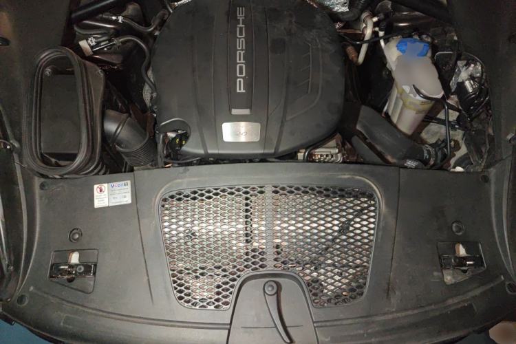Used Porsche Macan 2017 Macan 2.0T Engine Bay