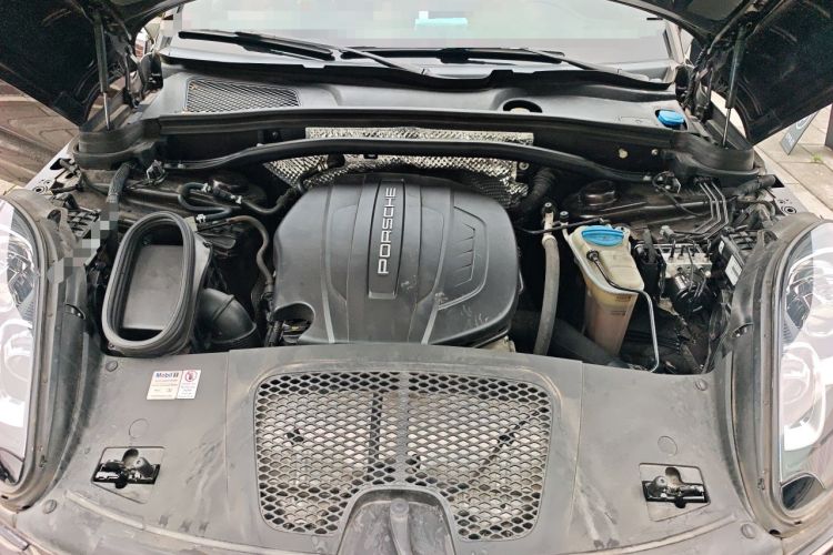 Used Porsche Macan 2017 Macan 2.0T Engine Bay