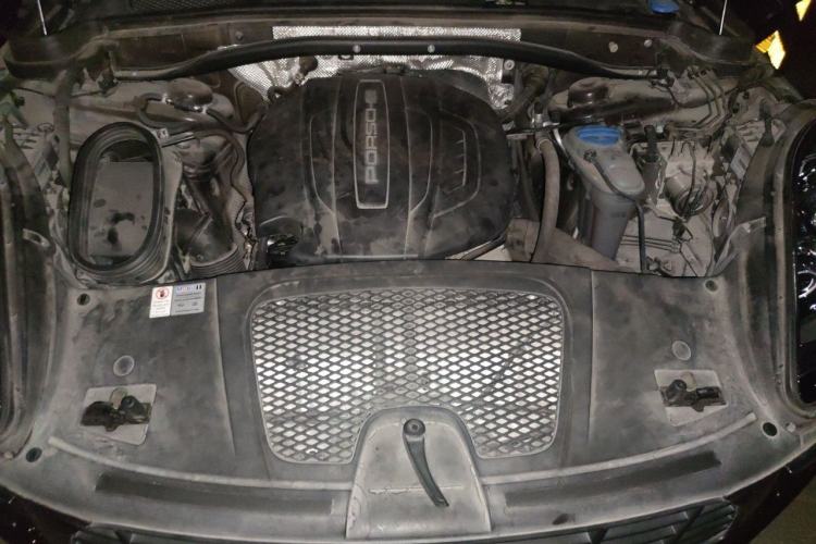 Used Porsche Macan 2017 Macan 2.0T Engine Bay