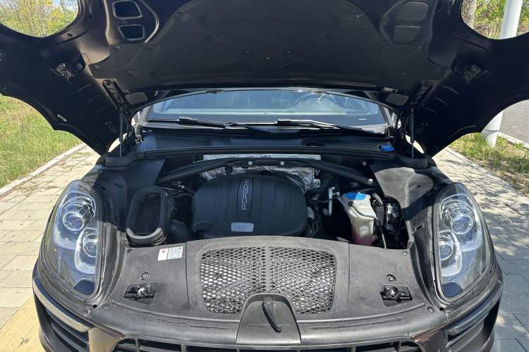 Used Porsche Macan 2017 Macan 2.0T Engine Bay