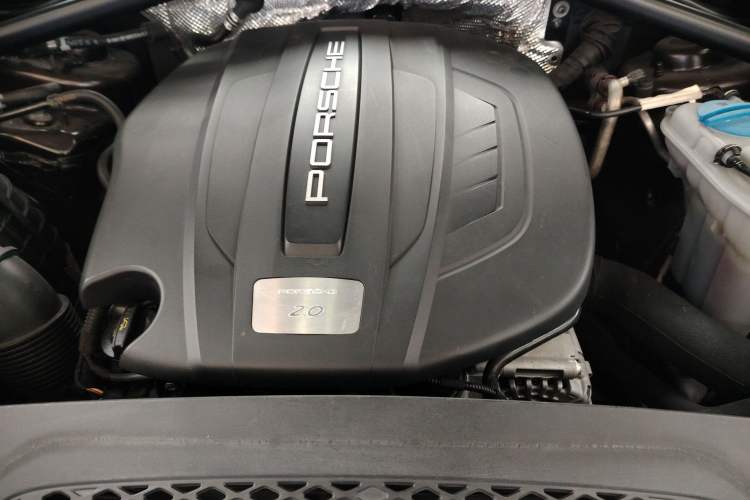 Used Porsche Macan 2017 Macan 2.0T Engine Bay