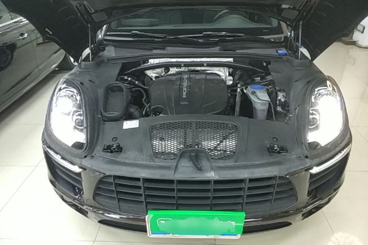 Used Porsche Macan 2017 Macan 2.0T Engine Bay