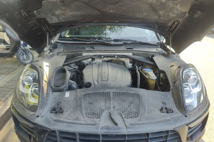 Used Porsche Macan 2017 Macan 2.0T Engine Bay