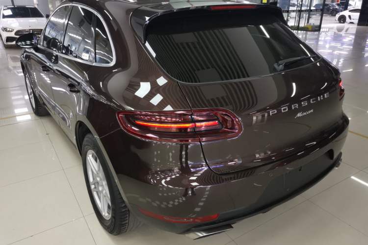 Used Porsche Macan 2017 Macan 2.0T Exterior 2