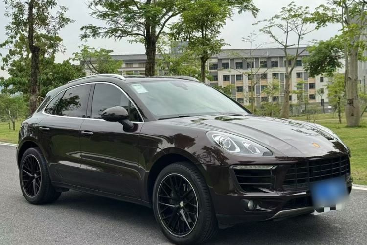 Used Porsche Macan 2017 Macan 2.0T Exterior 2