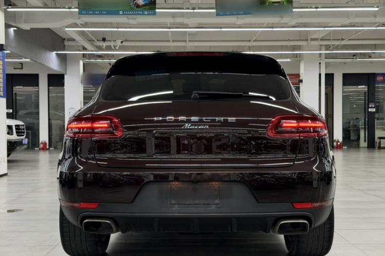 Used Porsche Macan 2017 Macan 2.0T Exterior 2