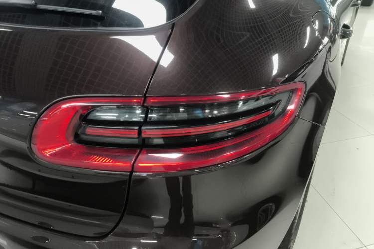 Used Porsche Macan 2017 Macan 2.0T Exterior 3