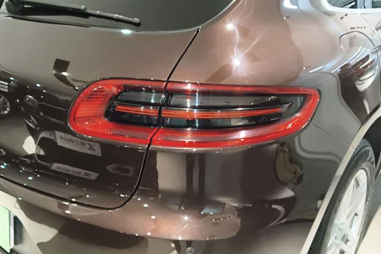 Used Porsche Macan 2017 Macan 2.0T Exterior 3