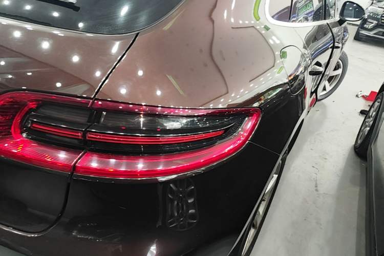 Used Porsche Macan 2017 Macan 2.0T Exterior 3