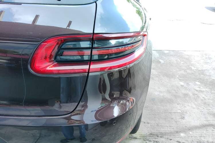 Used Porsche Macan 2017 Macan 2.0T Exterior 3