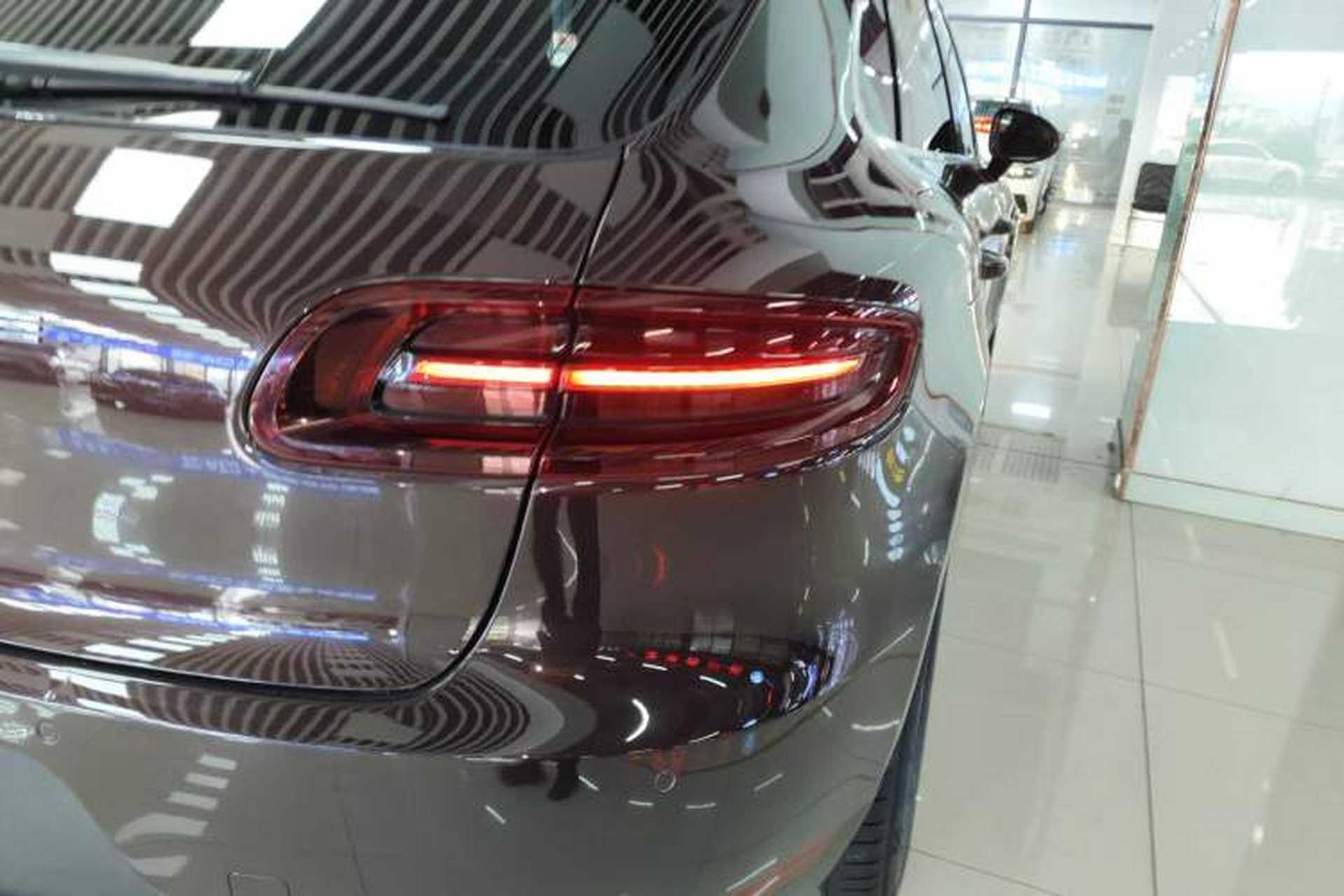 Used Porsche Macan 2017 Macan 2.0T Exterior 3