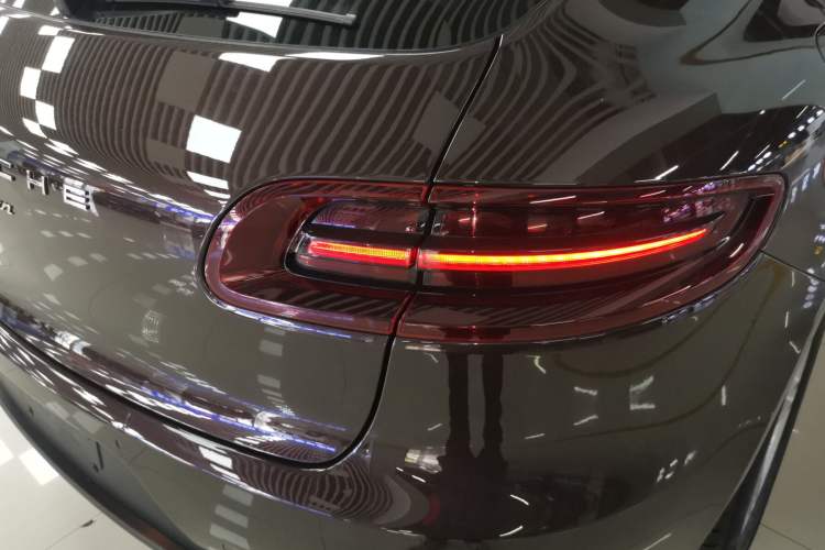 Used Porsche Macan 2017 Macan 2.0T Exterior 3