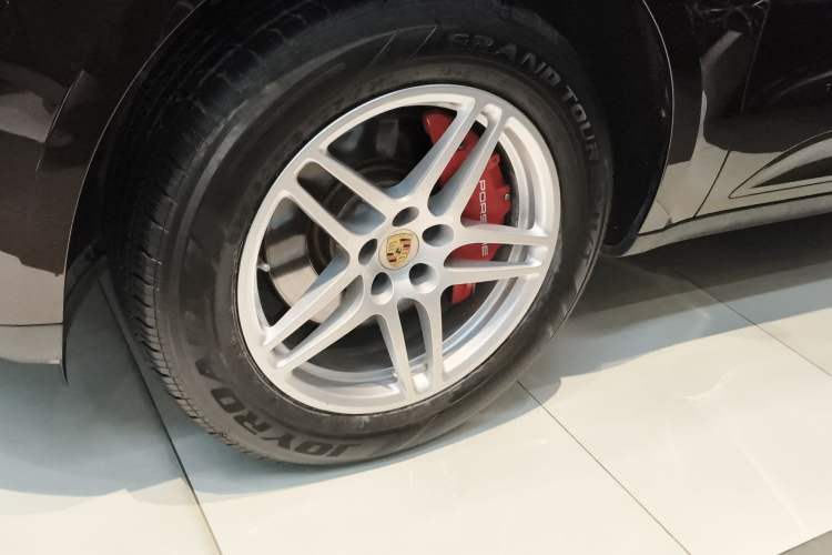 Used Porsche Macan 2017 Macan 2.0T Exterior 4