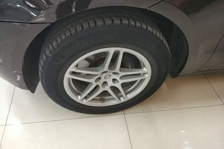Used Porsche Macan 2017 Macan 2.0T Exterior 4