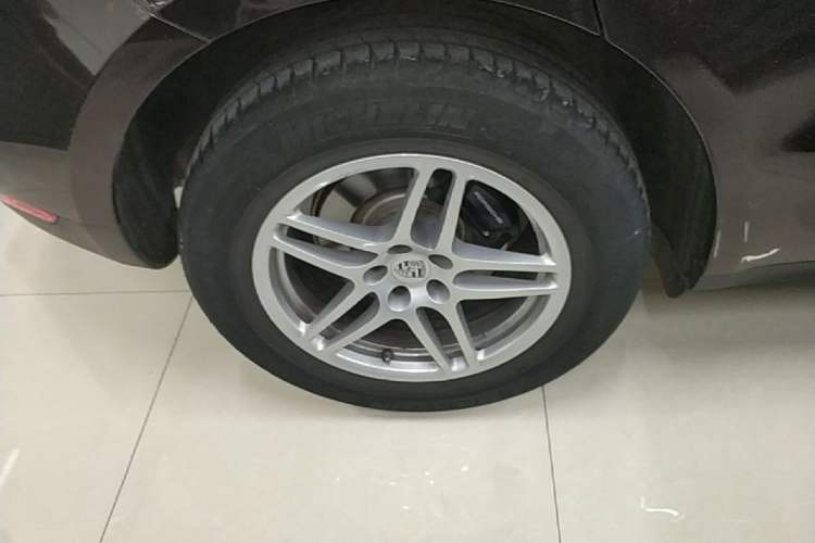 Used Porsche Macan 2017 Macan 2.0T Exterior 5