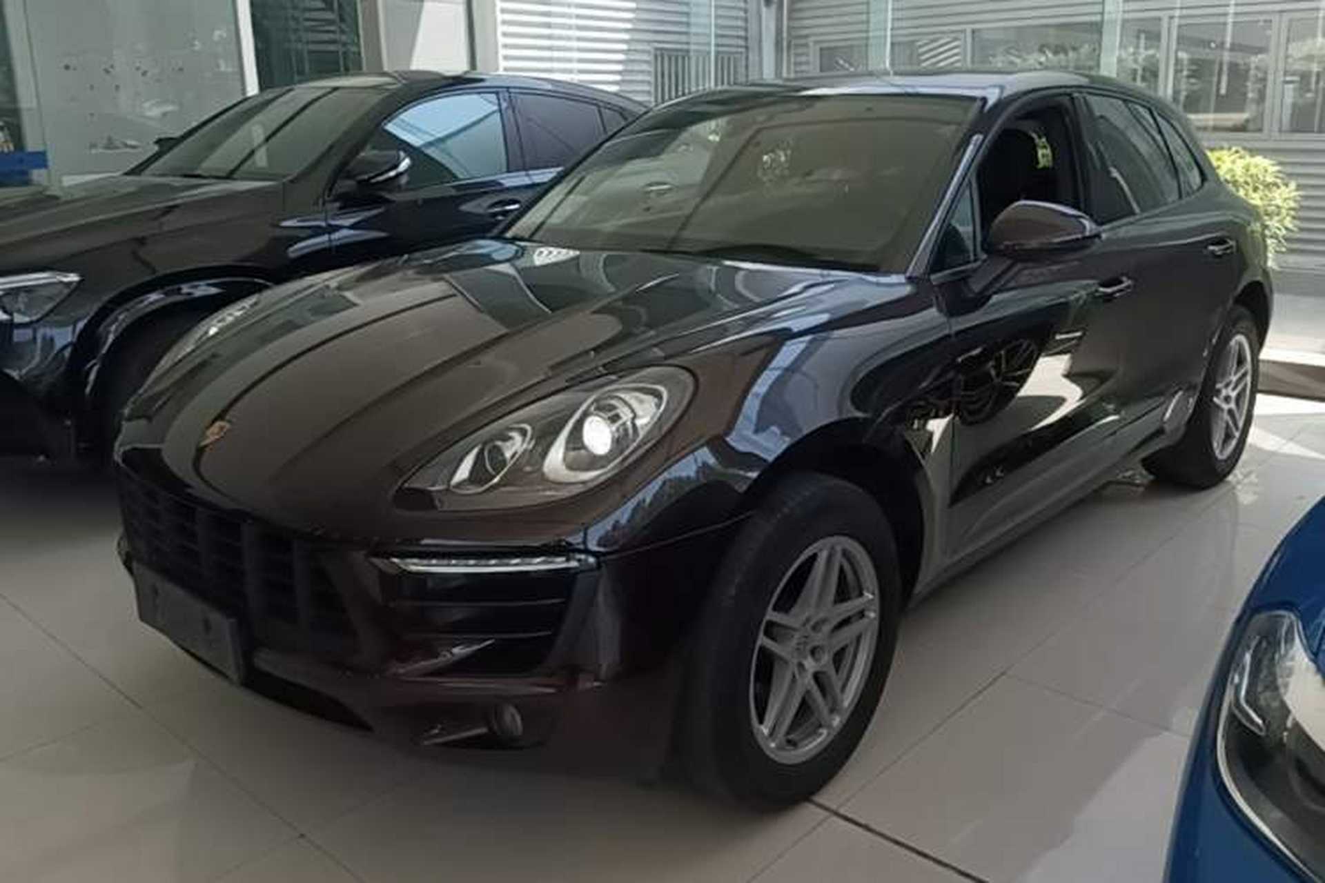 Used Porsche Macan 2017 Macan 2.0T Front Left 45 Deg