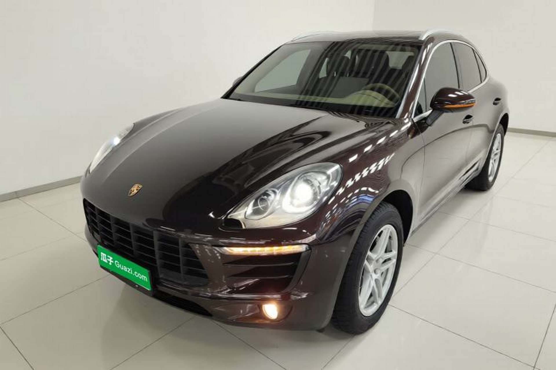 Used Porsche Macan 2017 Macan 2.0T Front Left 45 Deg