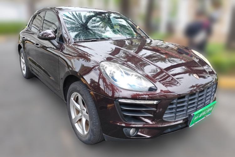 Used Porsche Macan 2017 Macan 2.0T Front Right 45 Deg