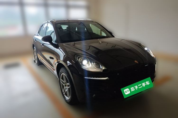 Used Porsche Macan 2017 Macan 2.0T Front Right 45 Deg