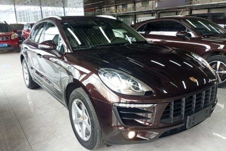 Used Porsche Macan 2017 Macan 2.0T Front Right 45 Deg