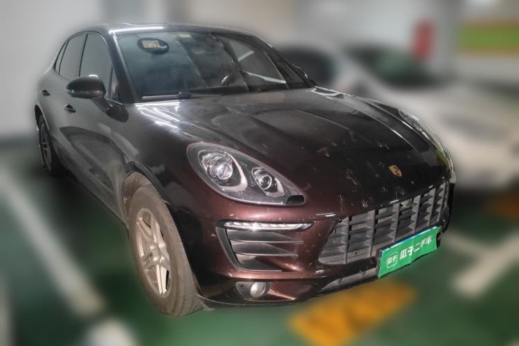 Used Porsche Macan 2017 Macan 2.0T Front Right 45 Deg